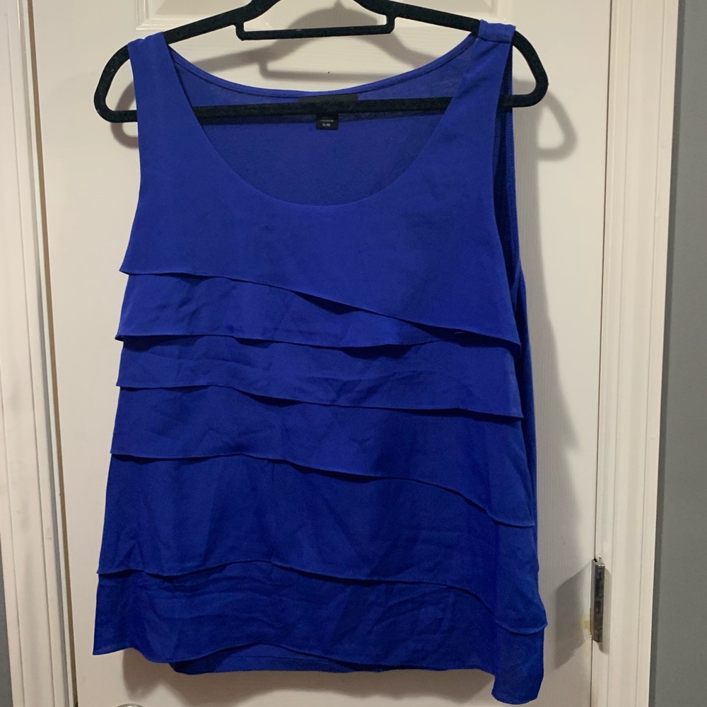 WOMANS BUSINESS TOP!